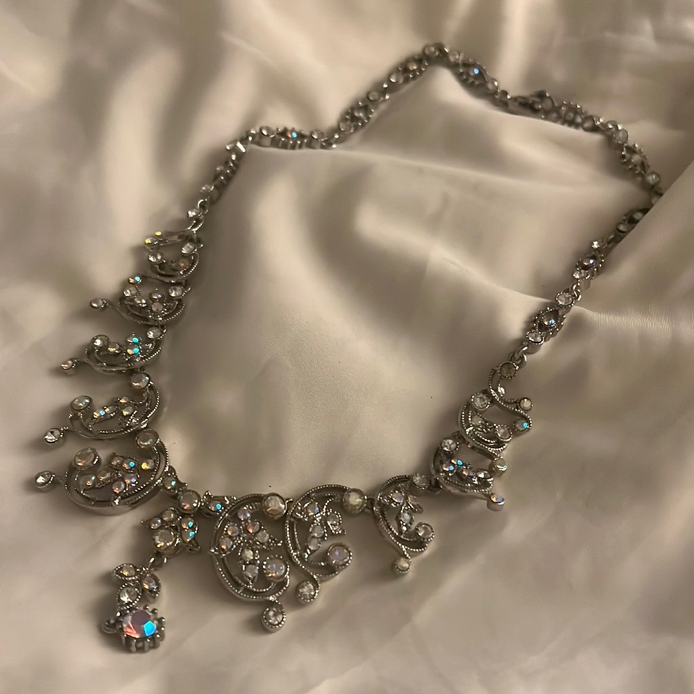 Beautiful Statement Necklace With Rhinestones - image 3